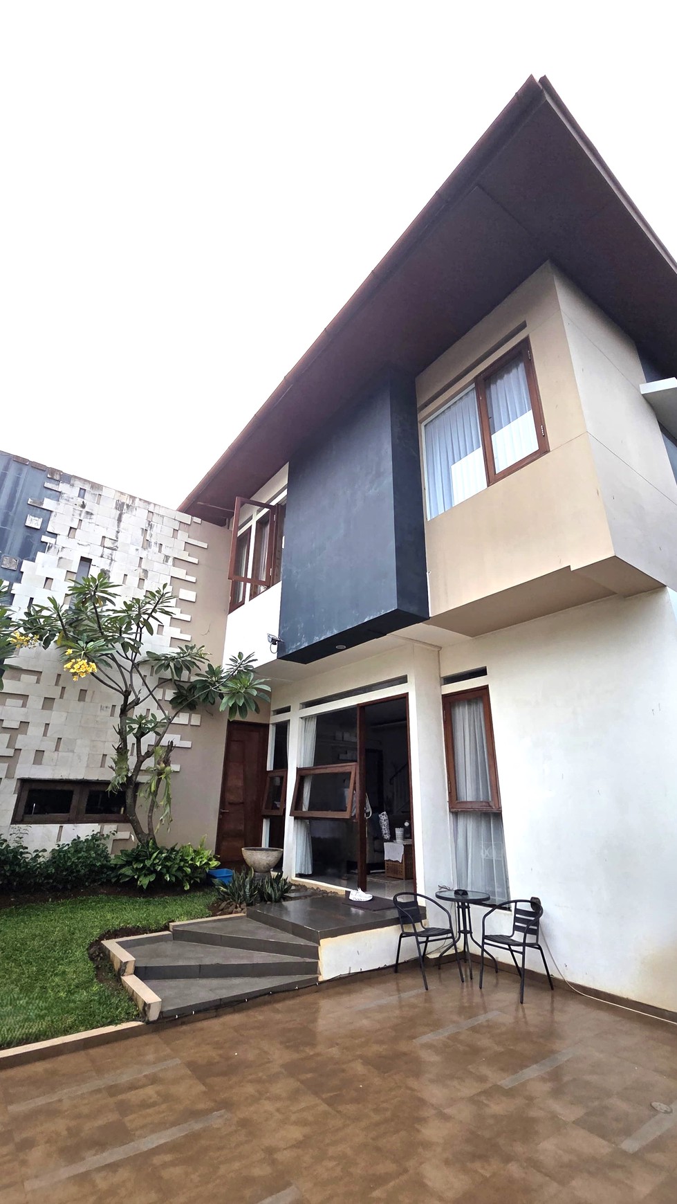 Rumah cantik siap huni di Bintaro Jaya