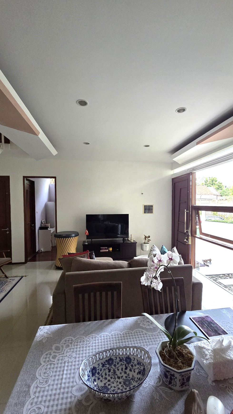 Rumah cantik siap huni di Bintaro Jaya