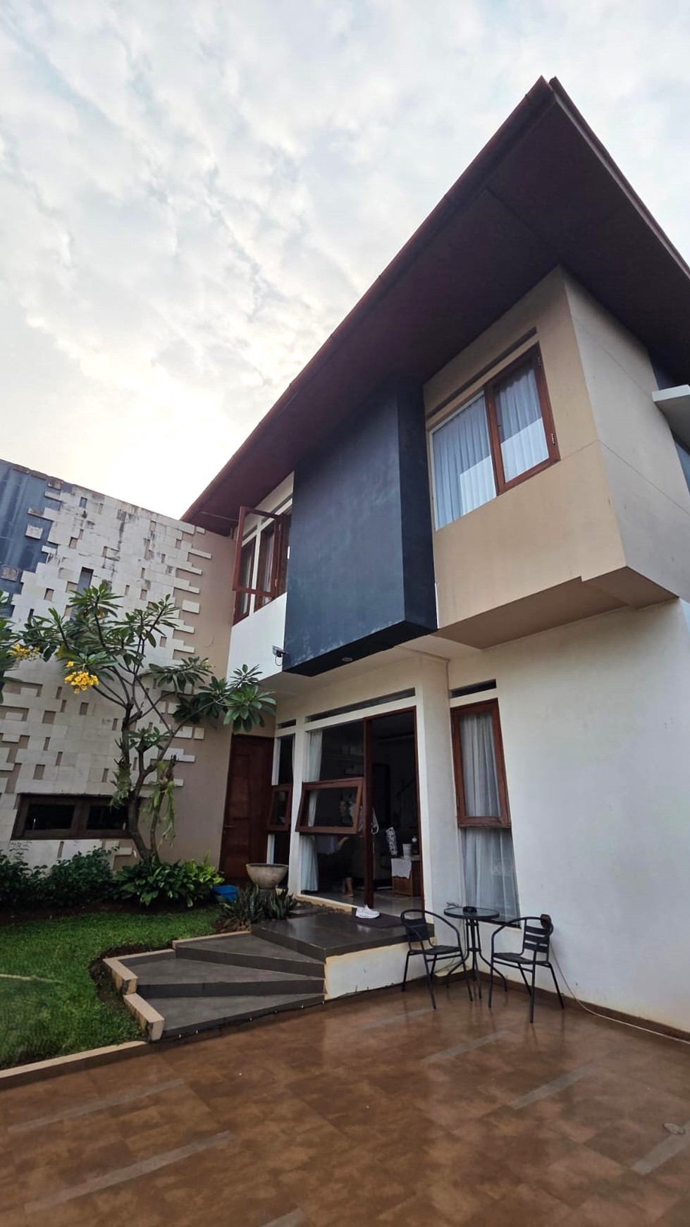 Rumah cantik siap huni di Bintaro Jaya