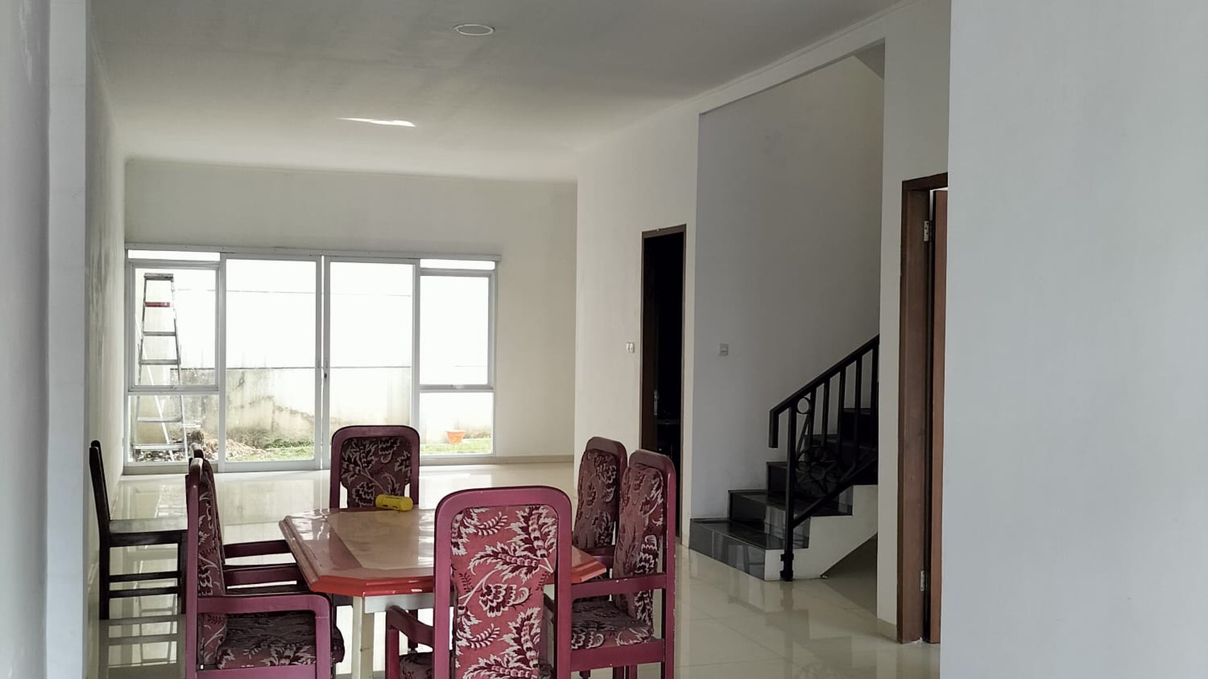 Rumah Komplek di Budisari 3 Lantai Kota Bandung
