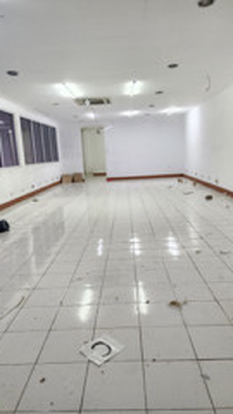 Disewakan Rumah Besar cocok untuk kantor