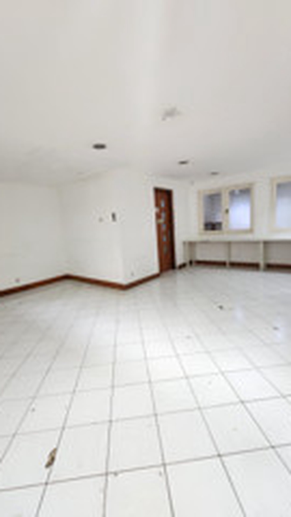 Disewakan Rumah Besar cocok untuk kantor