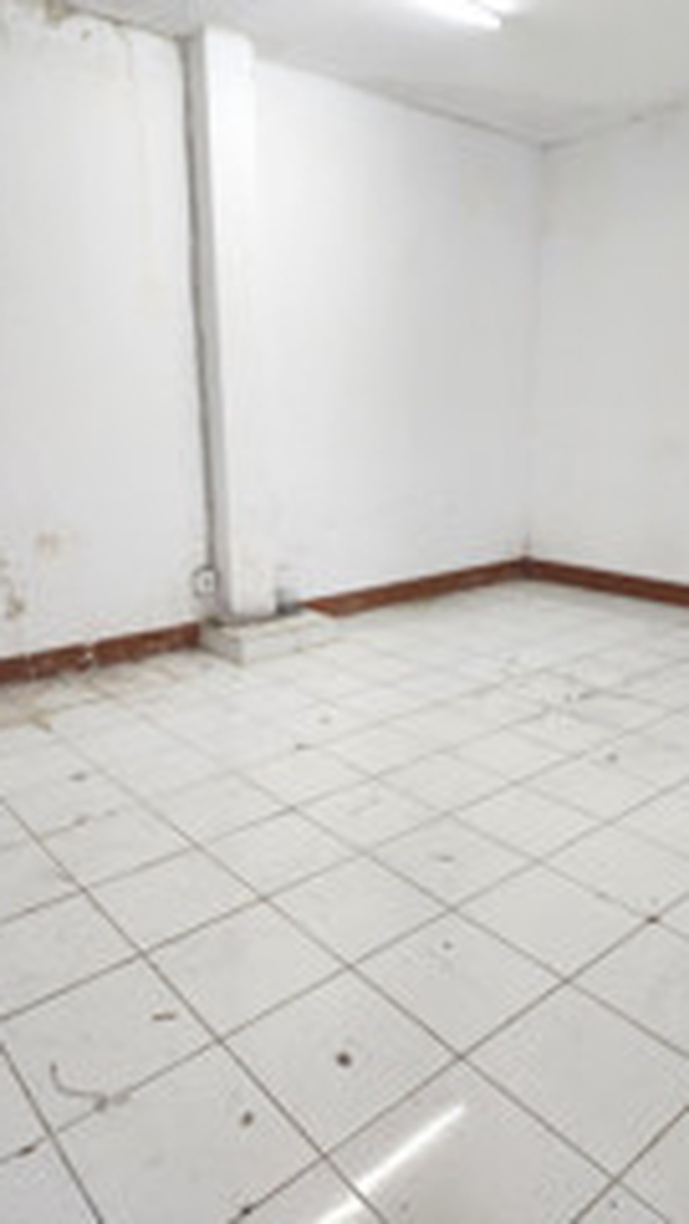 Disewakan Rumah Besar cocok untuk kantor