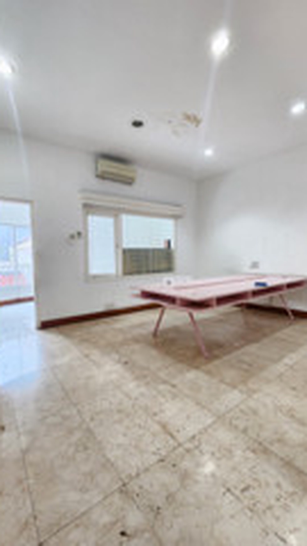 Disewakan Rumah Besar cocok untuk kantor