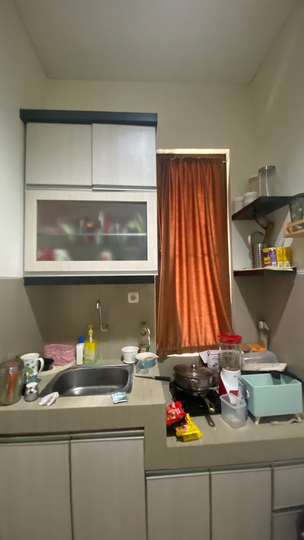 RUMAH DENGAN KONSEP MINIMALIS MODERN DI LOKASI STRATEGIS DI CLUSTER D'CATALUNA JABABEKA CIKARANG