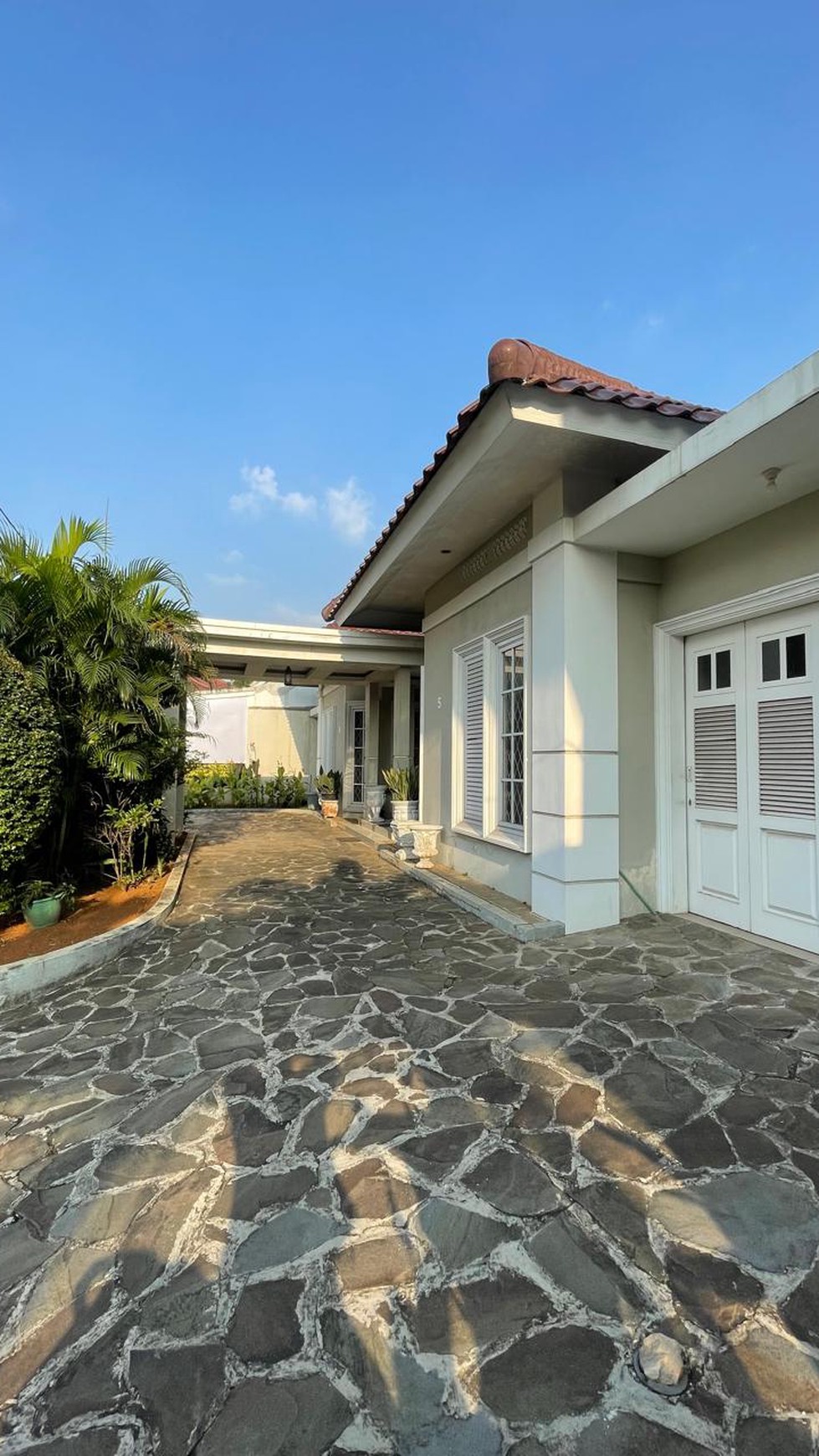 Rumah asri di CIpayung Jakarta Timur