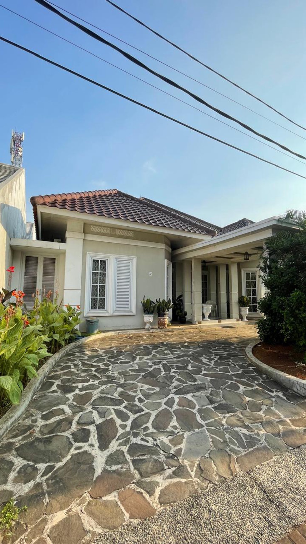 Rumah asri di CIpayung Jakarta Timur