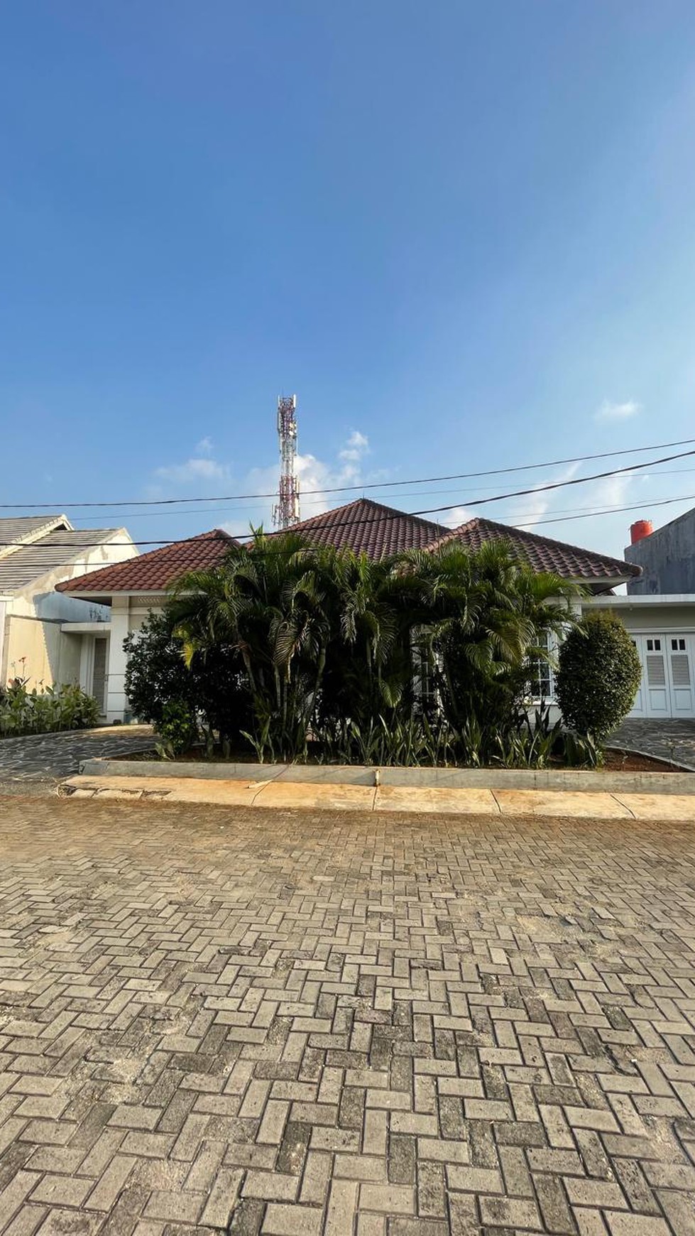 Rumah asri di CIpayung Jakarta Timur