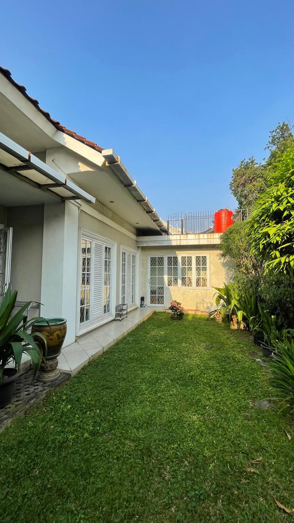Rumah asri di CIpayung Jakarta Timur