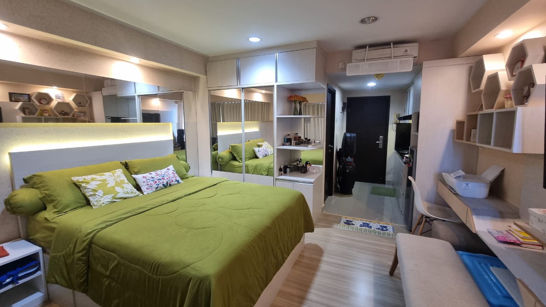 Dijual Apartemen The Hive type Grand Studio Full Furnish dekat dengan LRT Cawang 