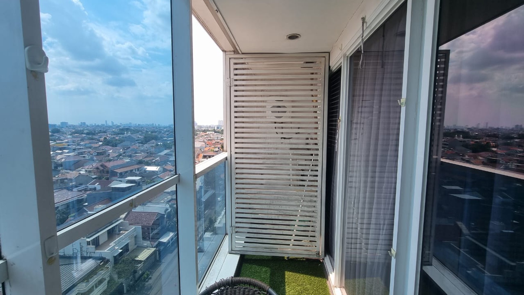 Dijual Apartemen The Hive type Grand Studio Full Furnish dekat dengan LRT Cawang 