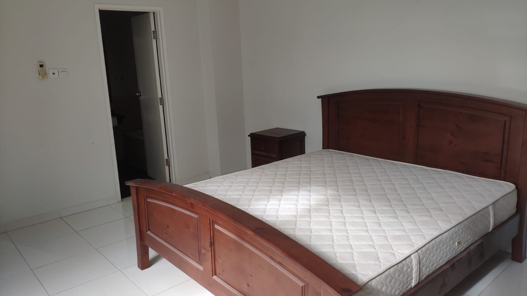 Rumah 2 lantai di Raffles Hills siap huni harga nego