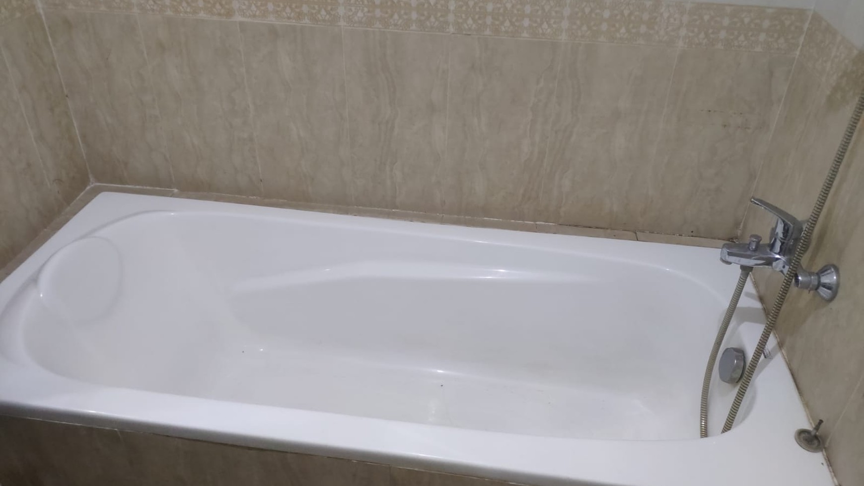 Rumah 2 lantai di Raffles Hills siap huni harga nego