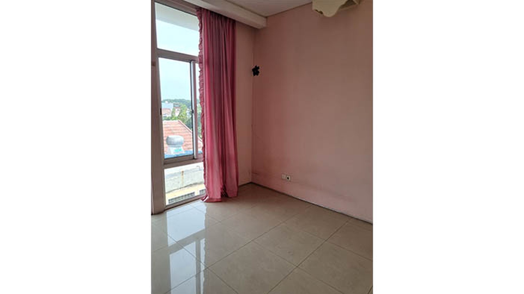 Rumah The Kew Residence, Kelapa Gading
