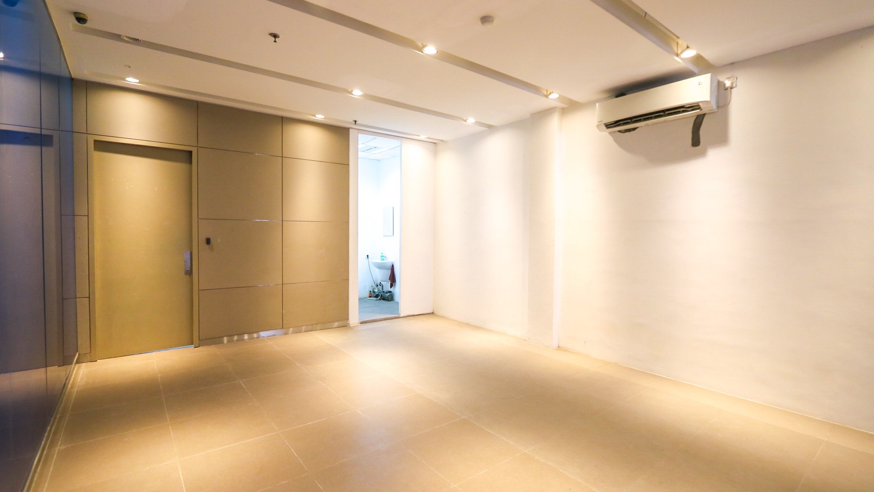 RUKO STRATEGIS DI BULEVAR KELAPA GADING, DEKAT MOI & MAL KELAPA GADING, COCOK UNTUK CAFE RESTO, KANTOR, SHOWROOM, KLINIK SALON