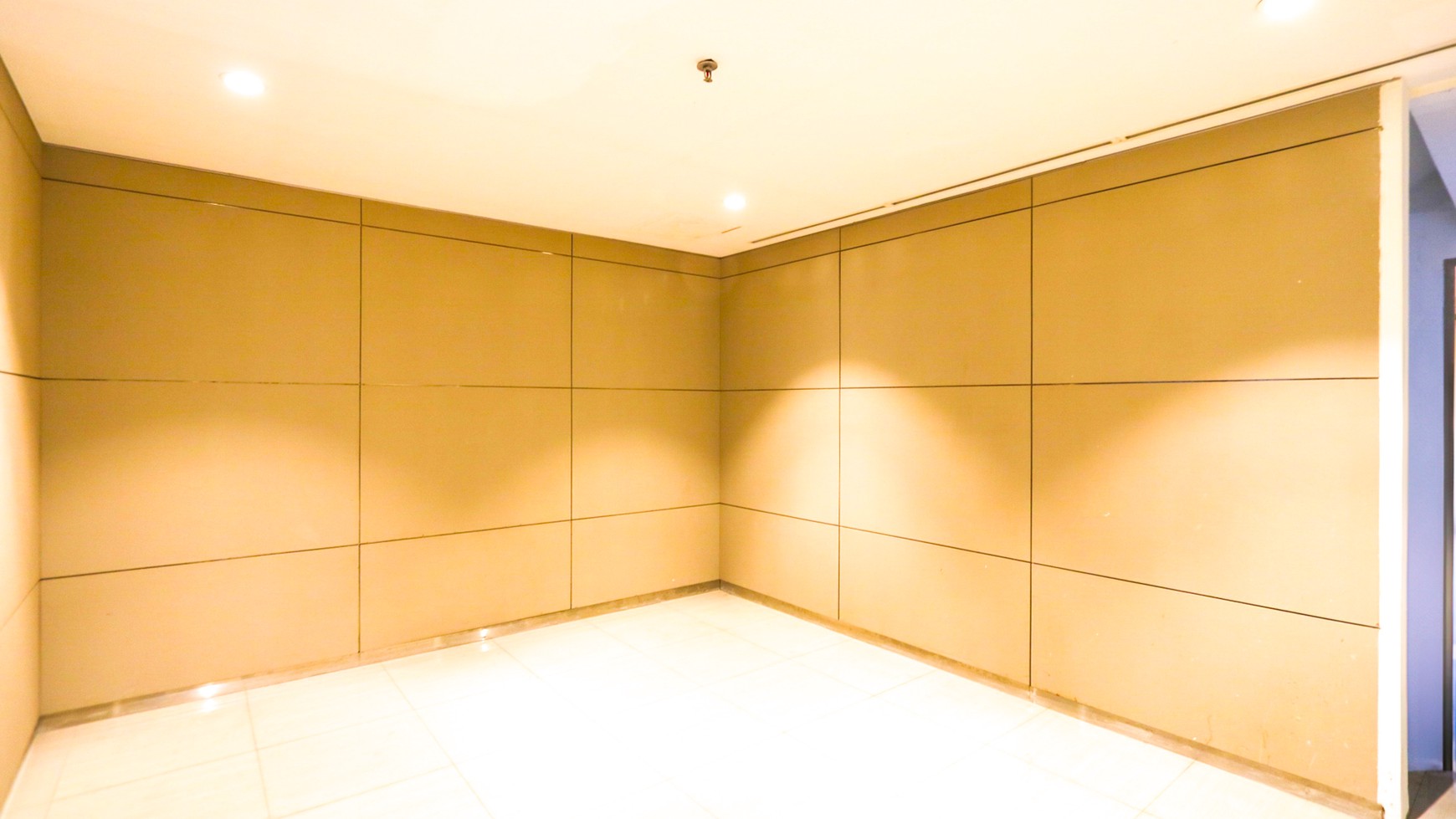 RUKO STRATEGIS DI BULEVAR KELAPA GADING, DEKAT MOI & MAL KELAPA GADING, COCOK UNTUK CAFE RESTO, KANTOR, SHOWROOM, KLINIK SALON
