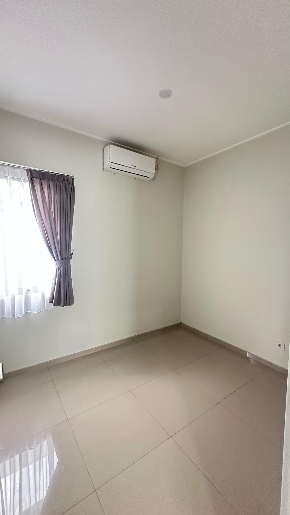 Di Sewa Rumah 2 Lantai Nyaman dan Asri di Cipiutat