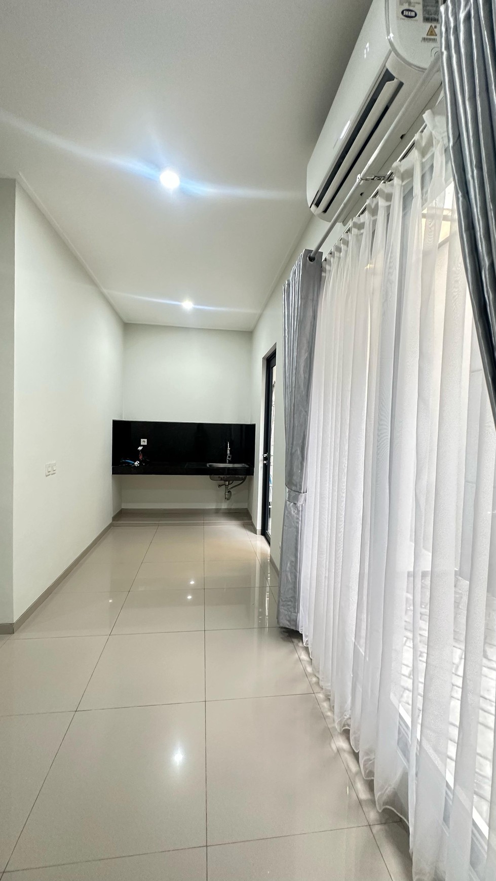 Di Sewa Rumah 2 Lantai Nyaman dan Asri di Cipiutat