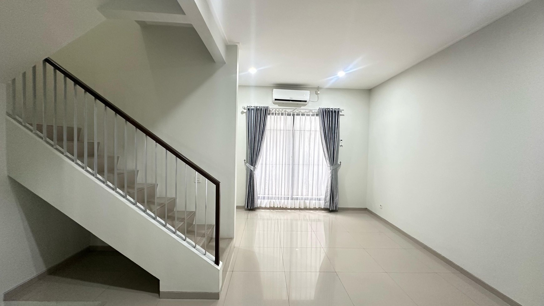 Di Sewa Rumah 2 Lantai Nyaman dan Asri di Cipiutat