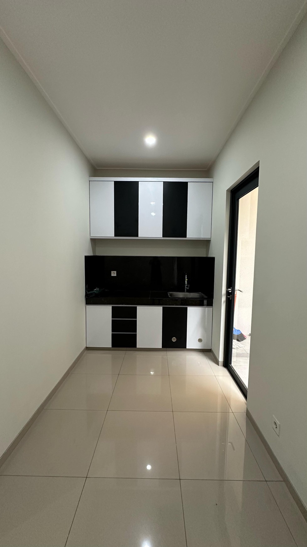 Di Sewa Rumah 2 Lantai Nyaman dan Asri di Cipiutat