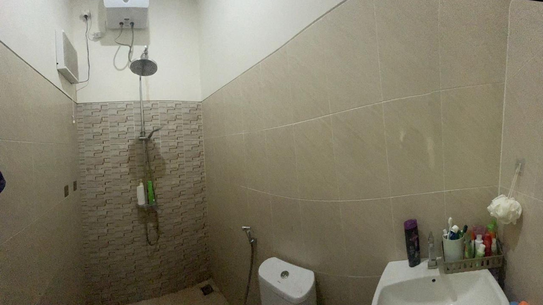 Disewakan Rumah Minimali dengan Desain Modern Siap Huni dan Hunian Nyaman @Bintaro