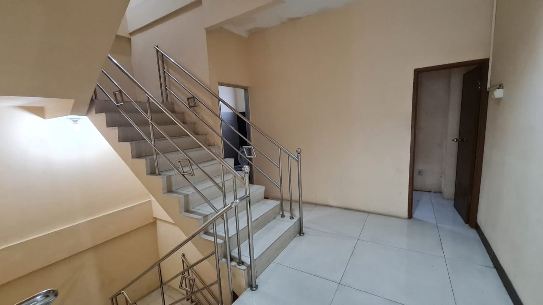 Ruko 3 Lantai di KH. Abdullah Syafei Bukit Duri Tebet
