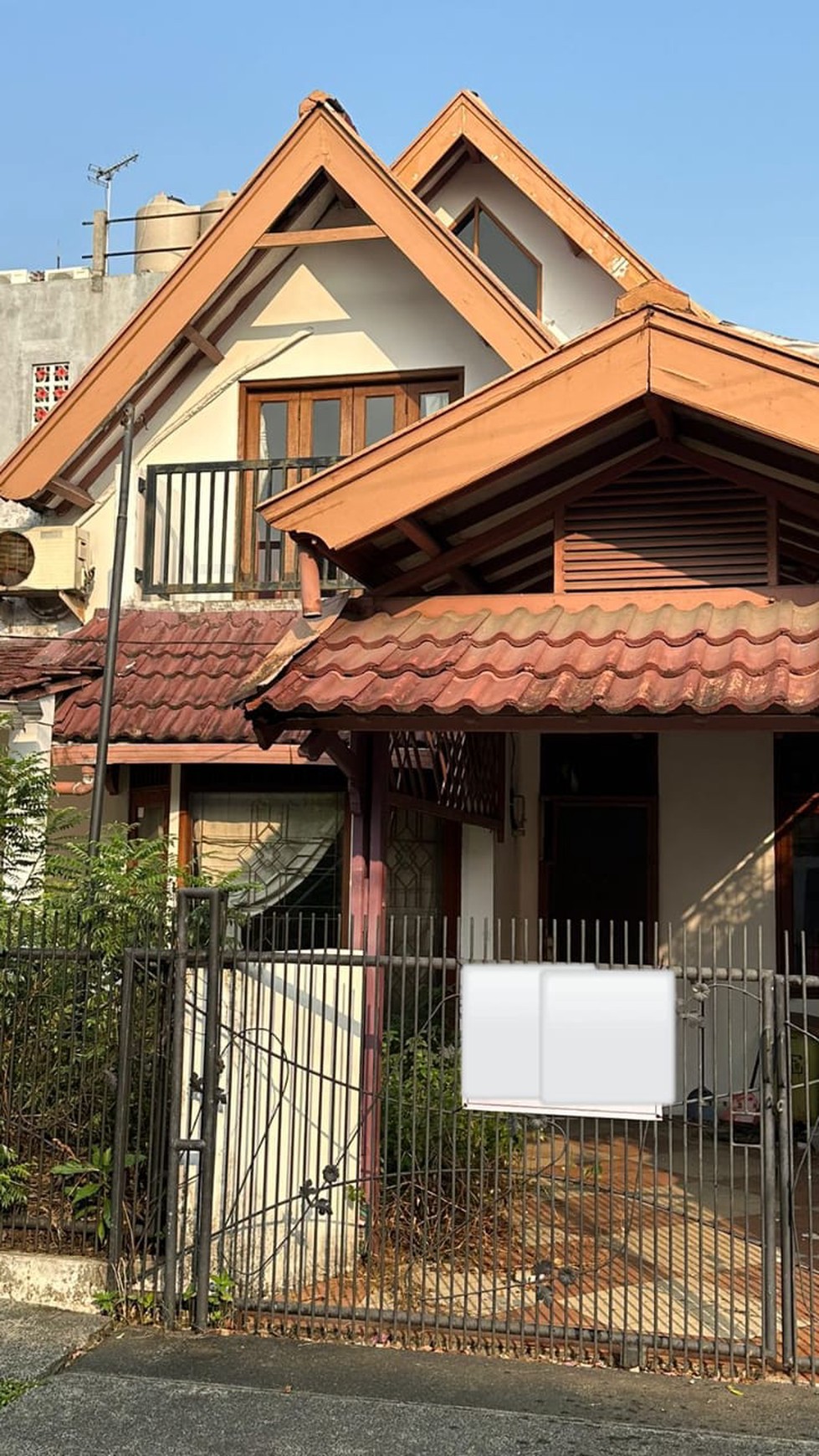 Dijual Rumah Lokasi Strategis dekat dengan STAN Bintaro Sektor 5