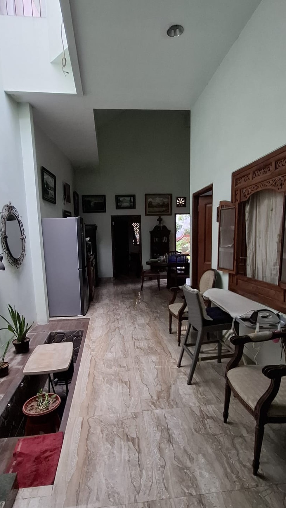 Rumah asri dengan halaman yang luas  Lokasi Strategis di Depok 