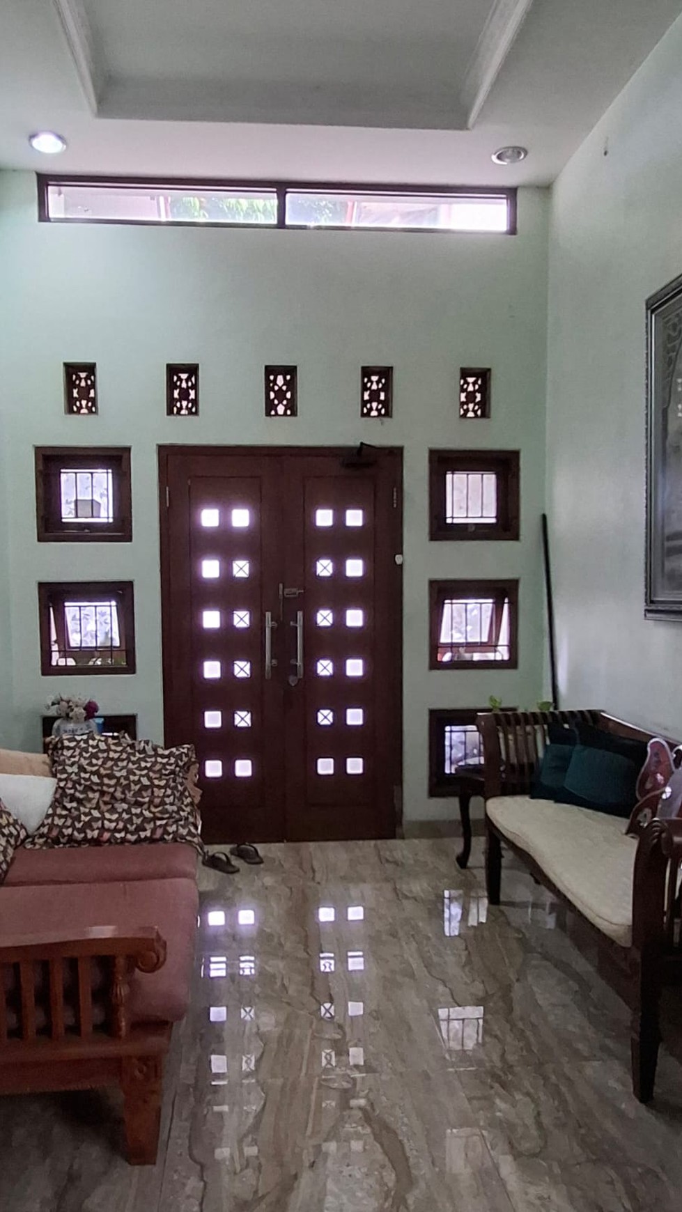 Rumah asri dengan halaman yang luas  Lokasi Strategis di Depok 