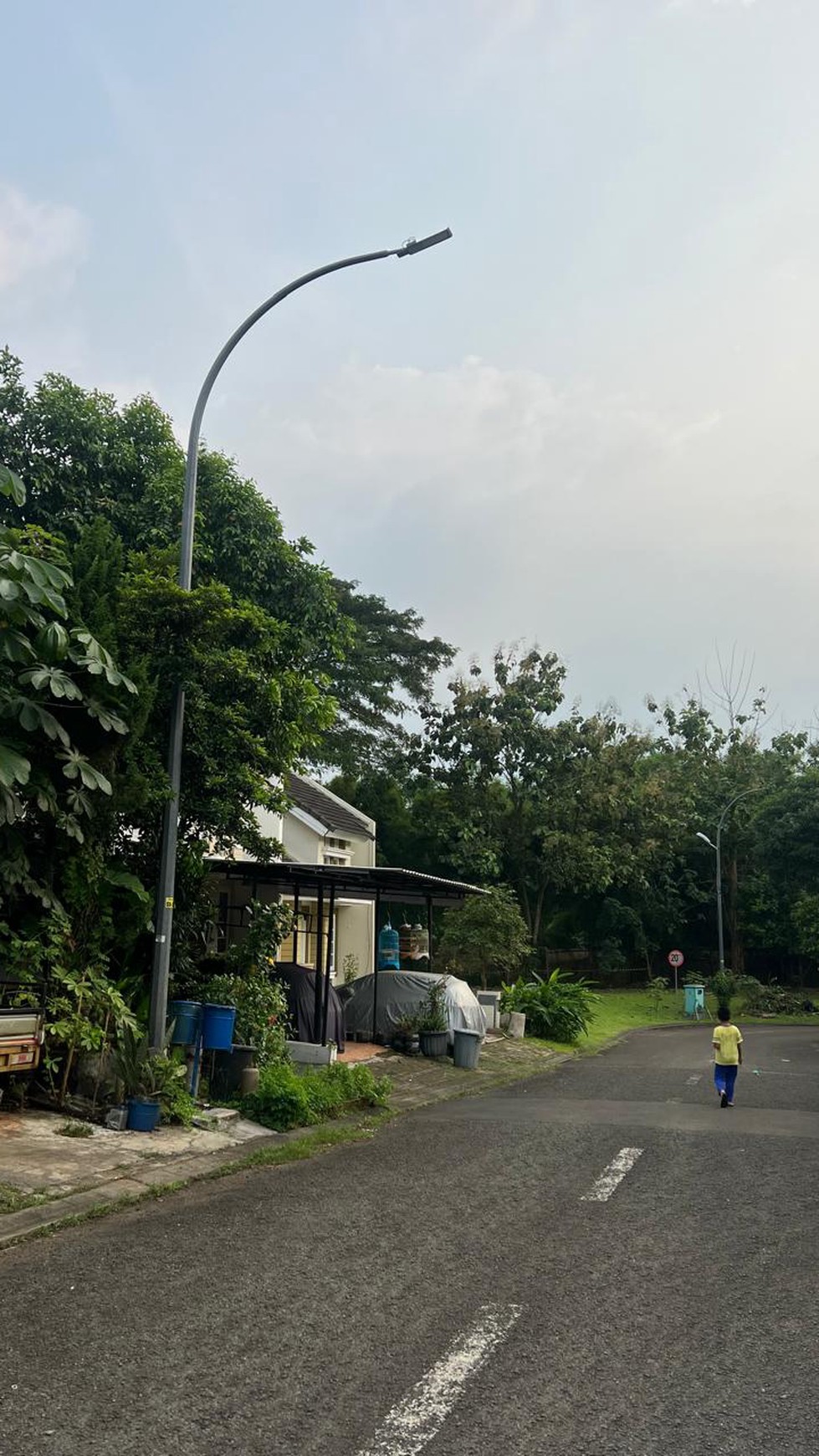 Rumah Standar perlu Renovation  Delatinos BSD city