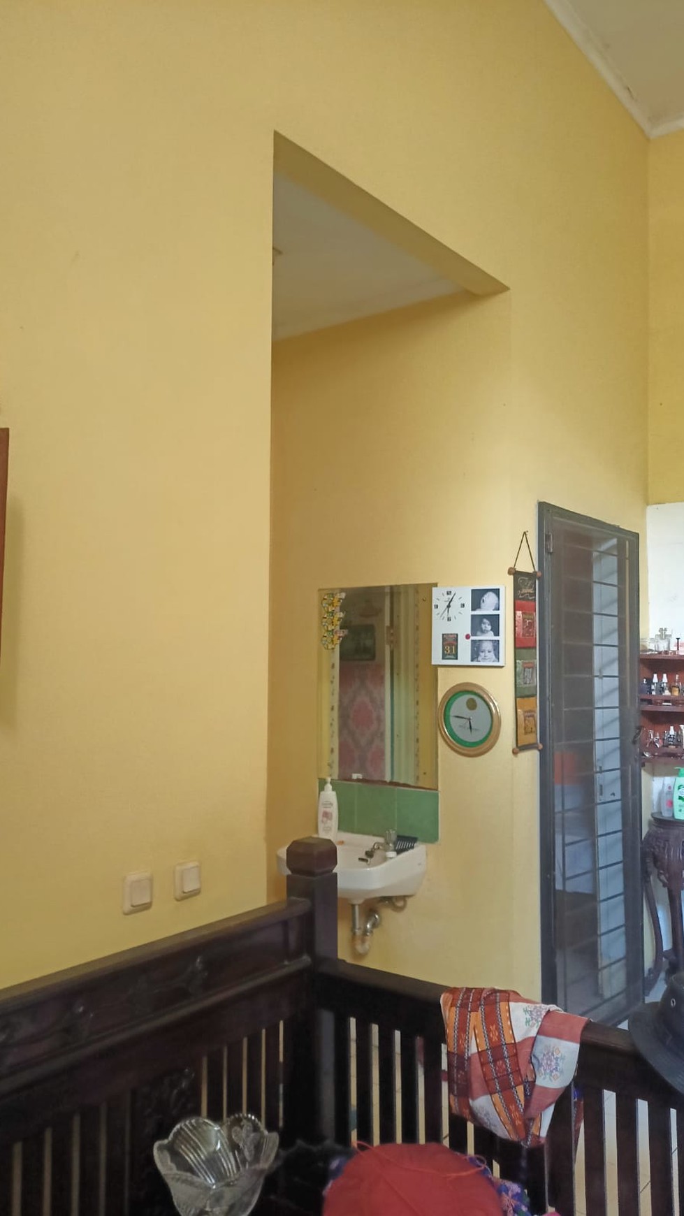 Rumah Standar perlu Renovation  Delatinos BSD city