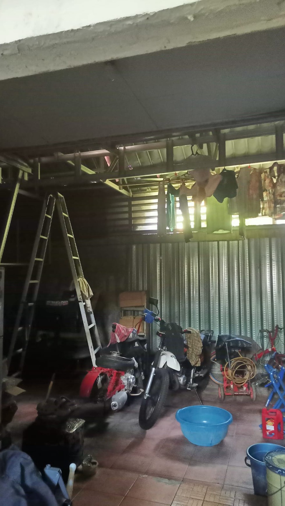 Rumah Standar perlu Renovation  Delatinos BSD city