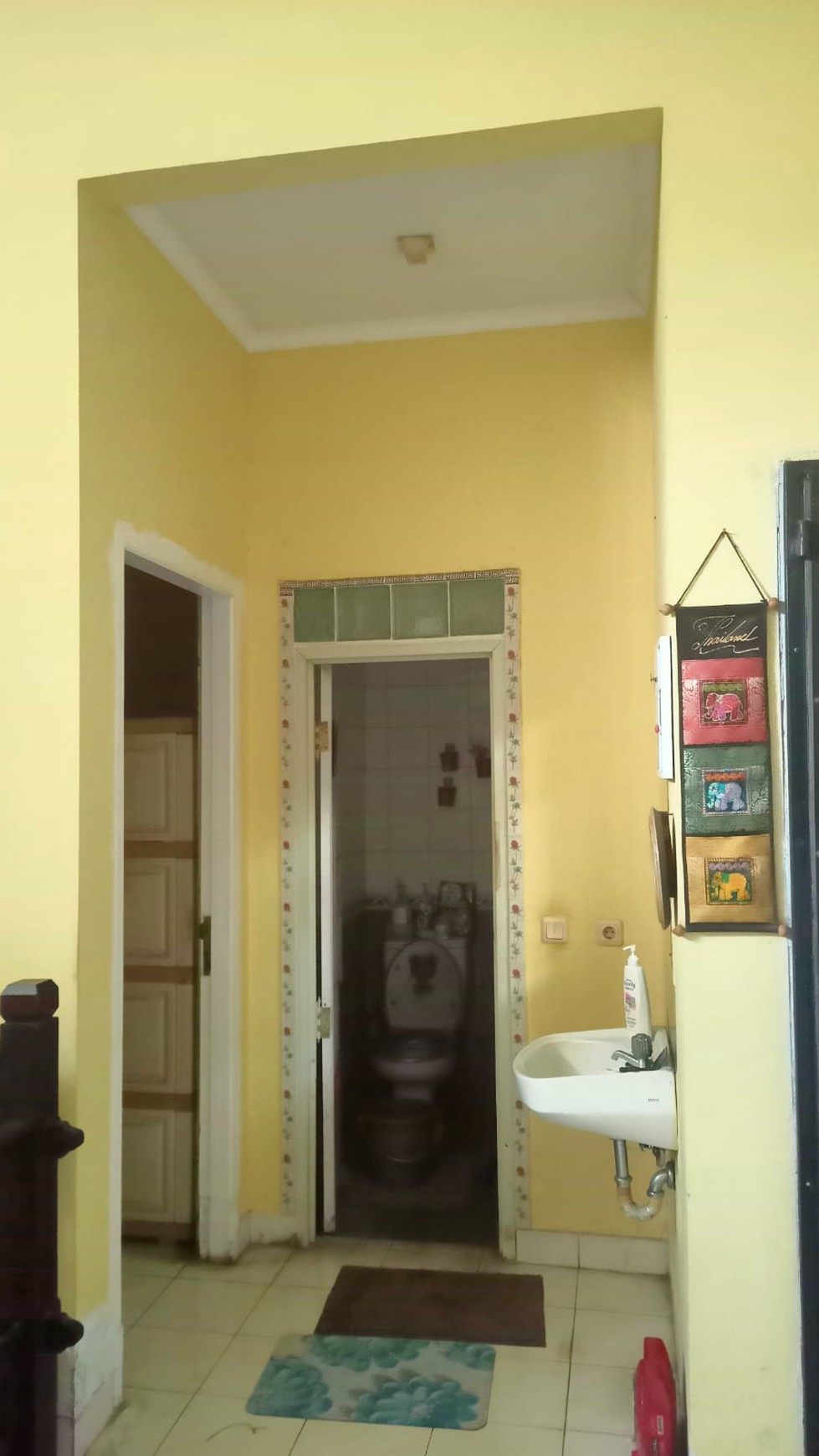 Rumah Standar perlu Renovation  Delatinos BSD city