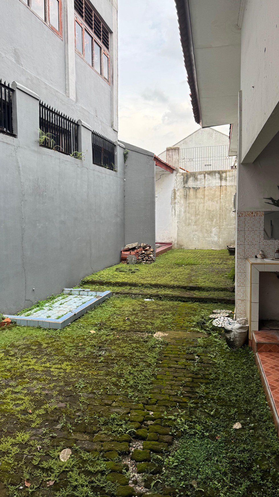 DIJUAL RUMAH JALAN MAMPANG PRAPATAN JAKARTA SELATAN