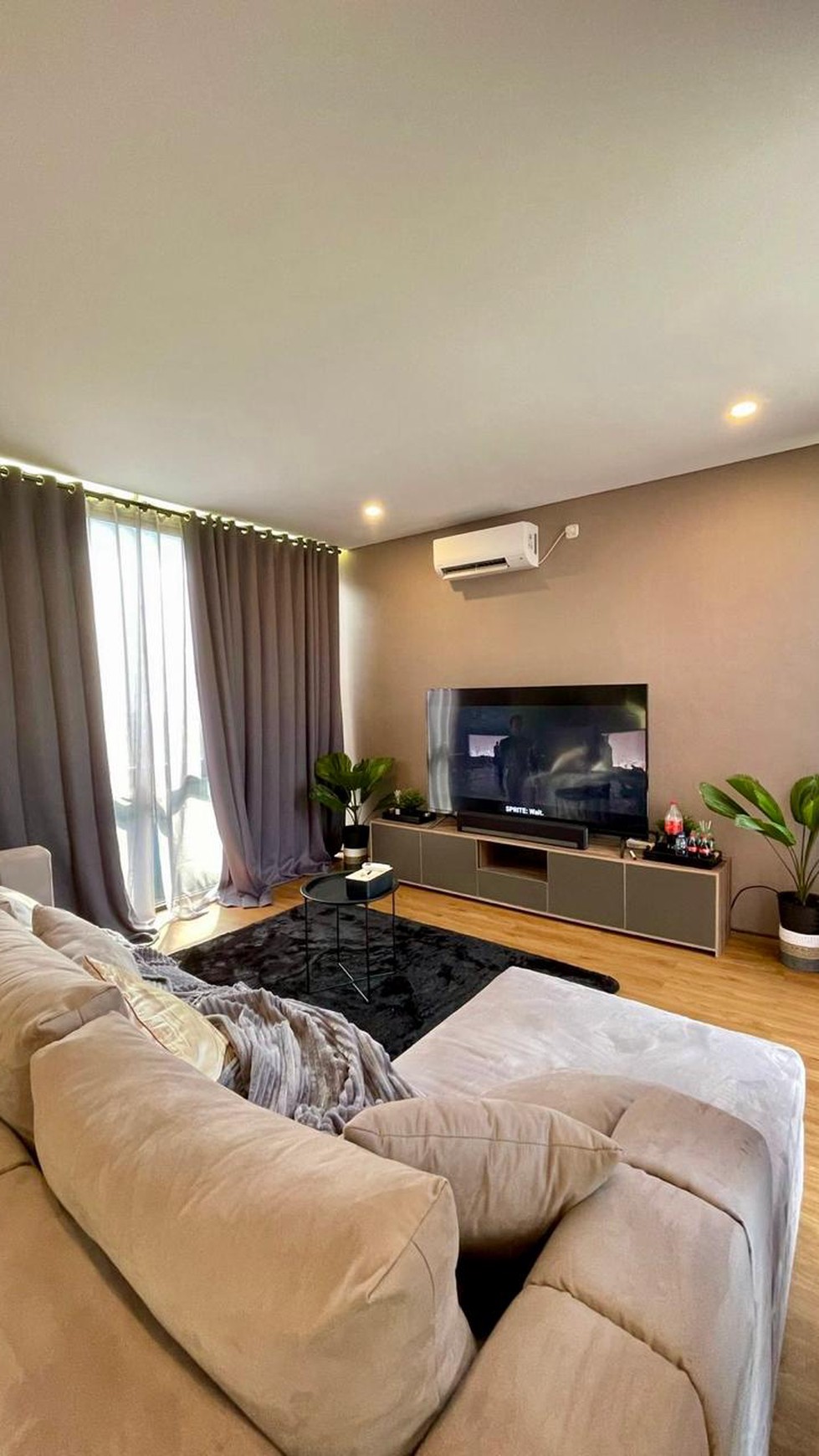 Rumah Full furnished, Bagus, Nyaman dan Asri, siap Huni di Jakarta Selatan