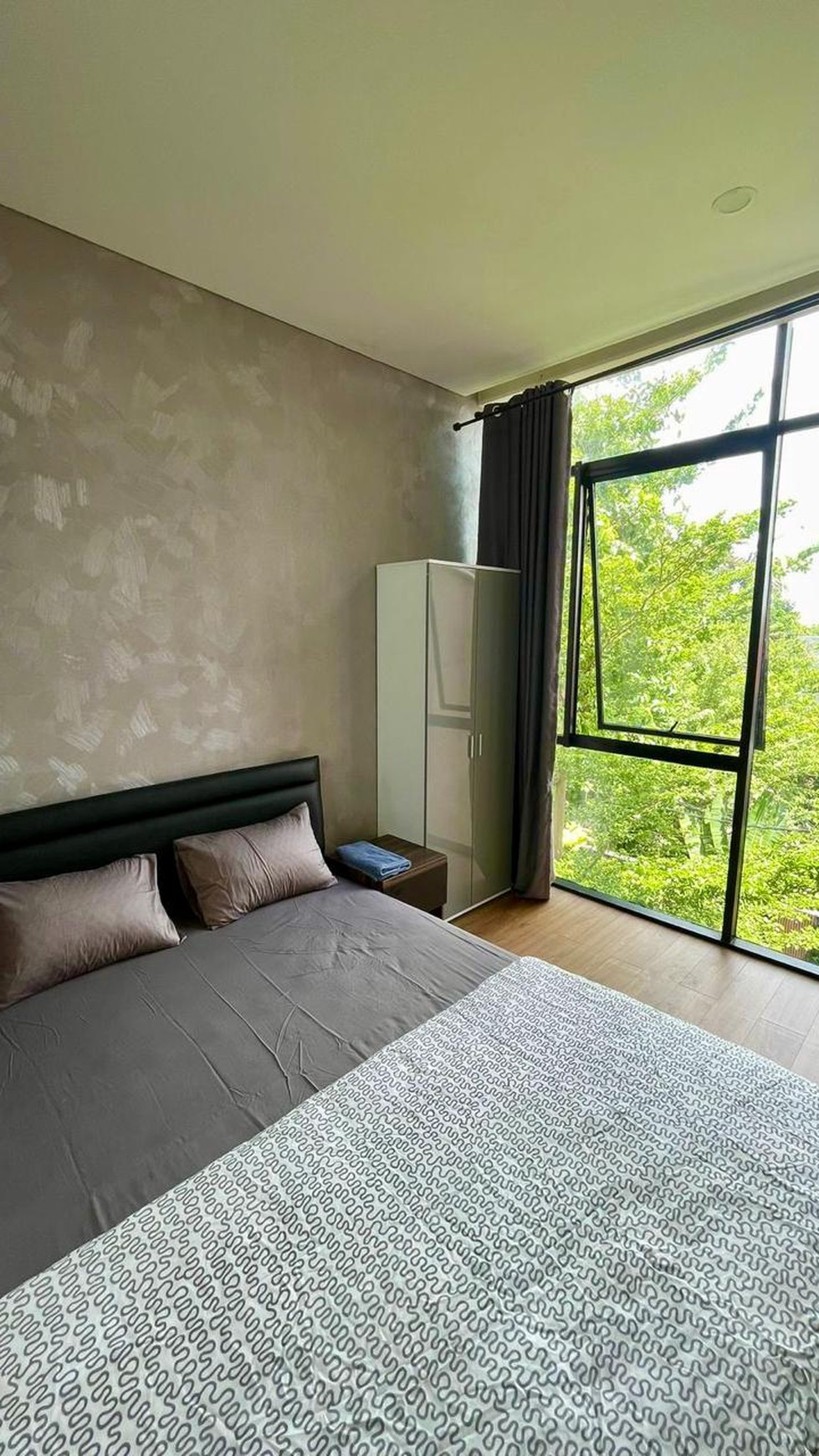 Rumah Full furnished, Bagus, Nyaman dan Asri, siap Huni di Jakarta Selatan