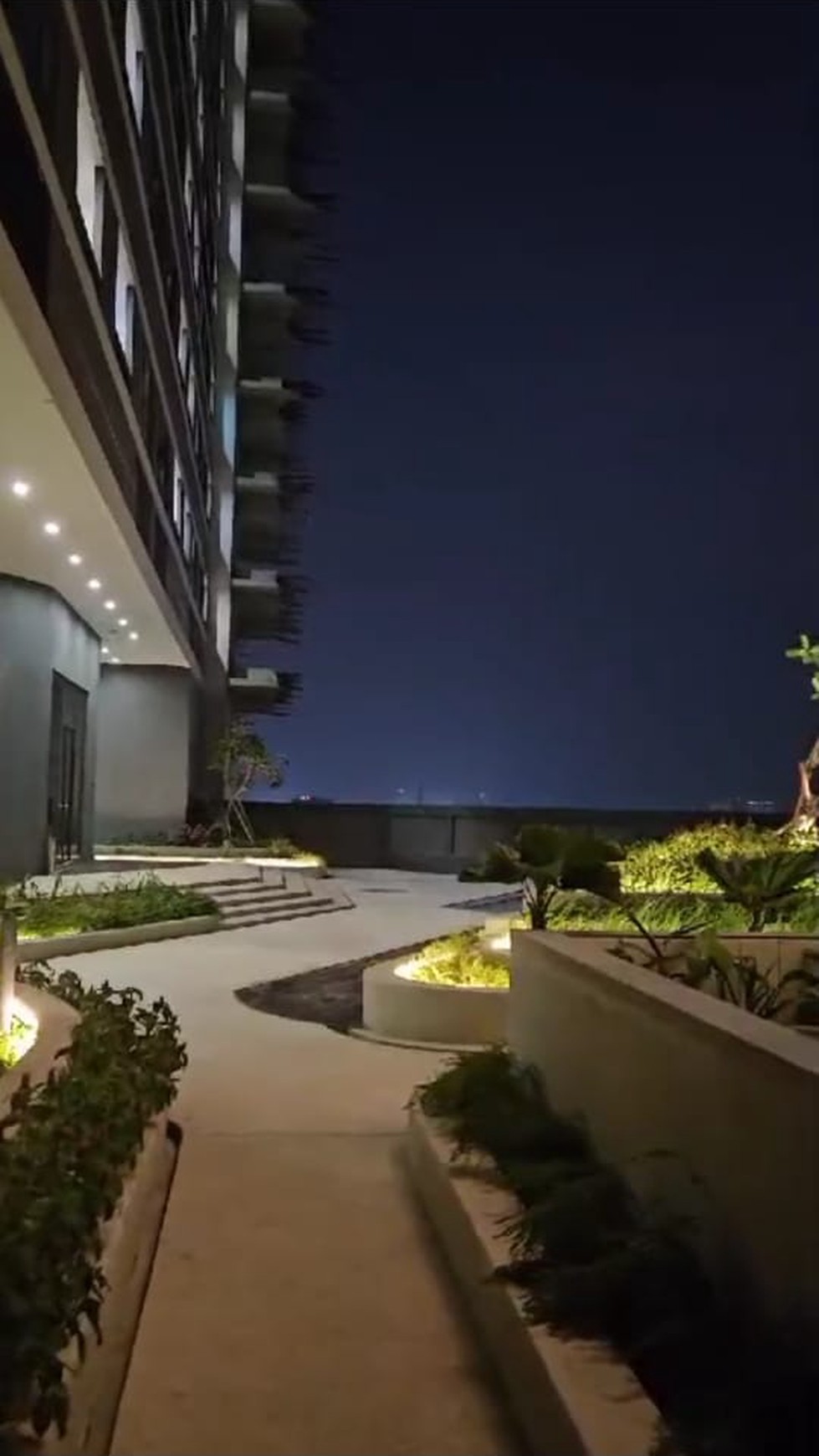 Disewakan Apartemen Collins Apartemen Mewah dan Full Furnish lokasi strategis dekan halte Bus Gading Serpong