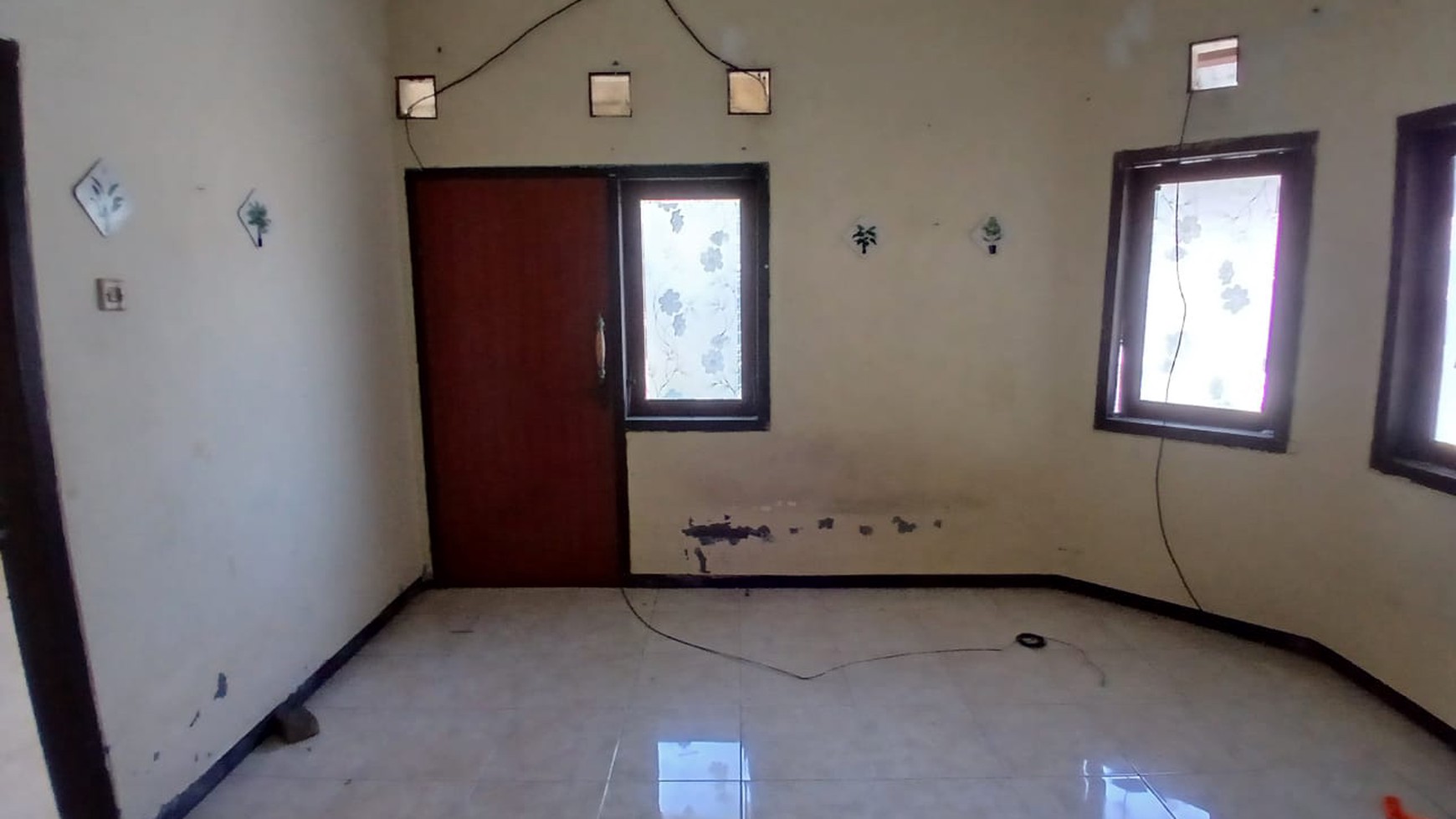 1899. Dijual Rumah Kebraon Indah Permai Blok I, Karangpilang