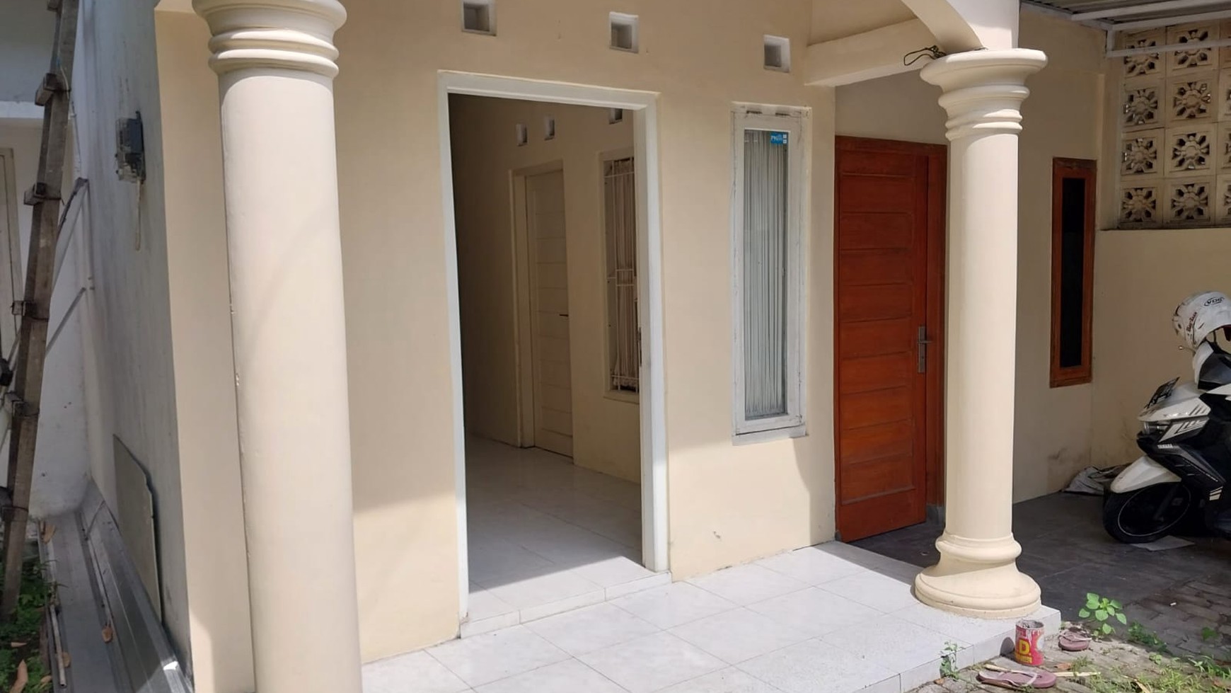 Rumah Tinggal di Dekat Rumah Sakit Queen Latifa, Ring Road Barat