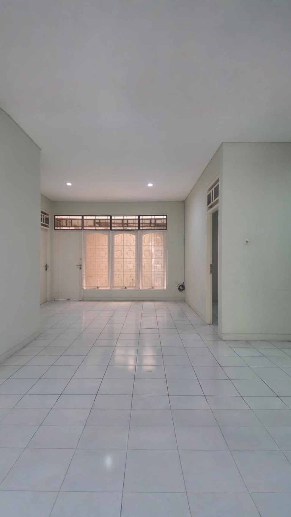 Rumah siap huni bagus dalam perumahan di ciputat