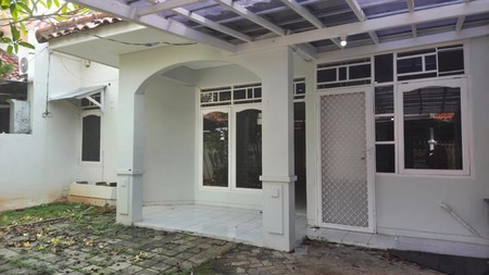 Rumah siap huni bagus dalam perumahan di ciputat