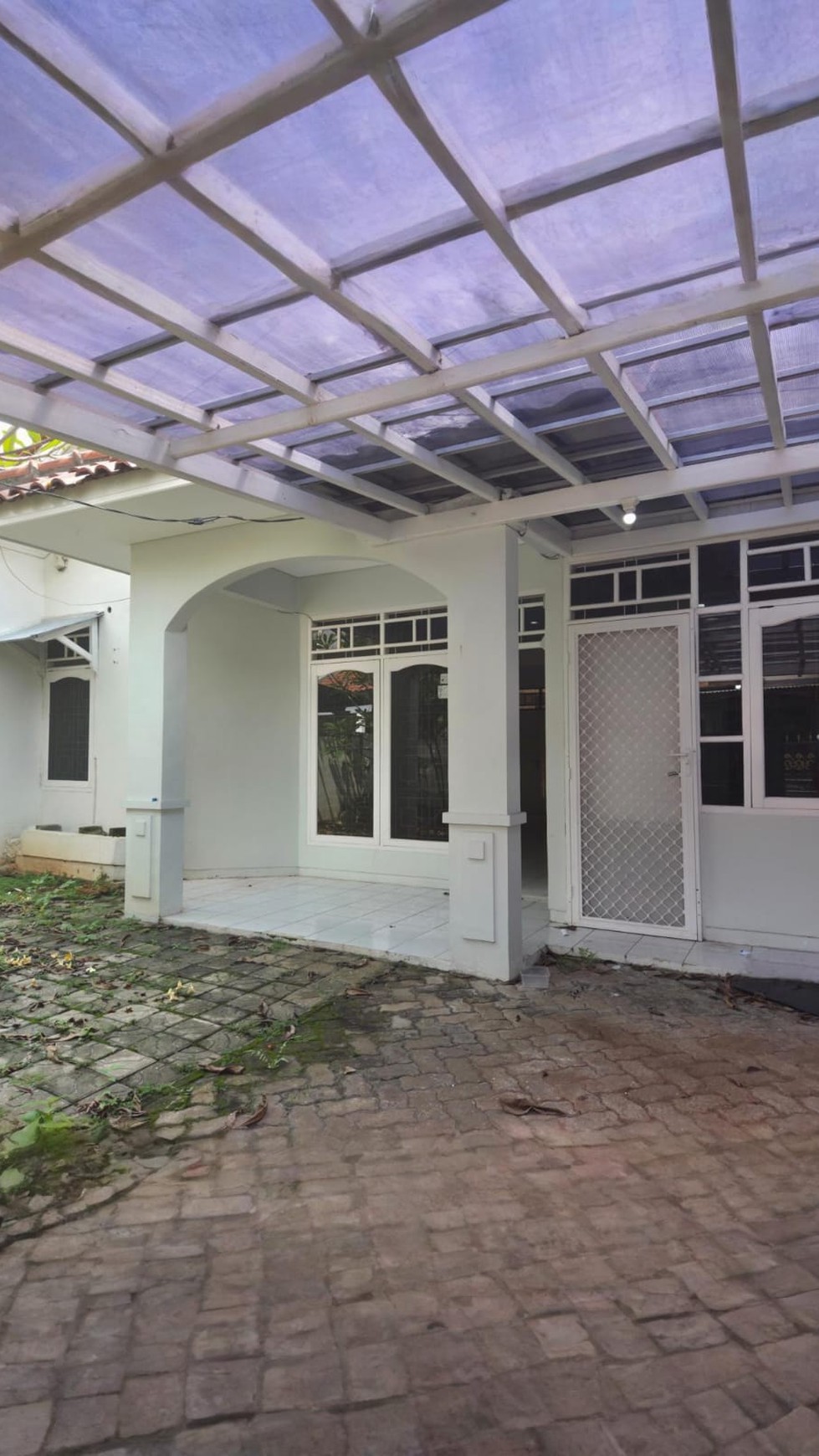 Rumah siap huni bagus dalam perumahan di ciputat