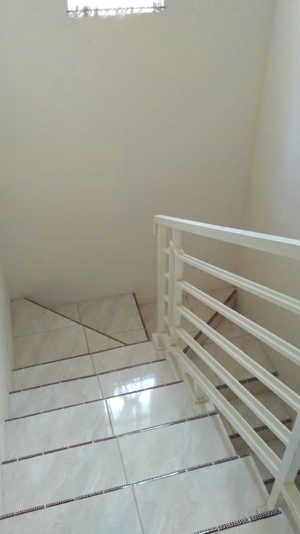 Cinere bukit cinere rumah dalam cluster dekat pintu tol brigif