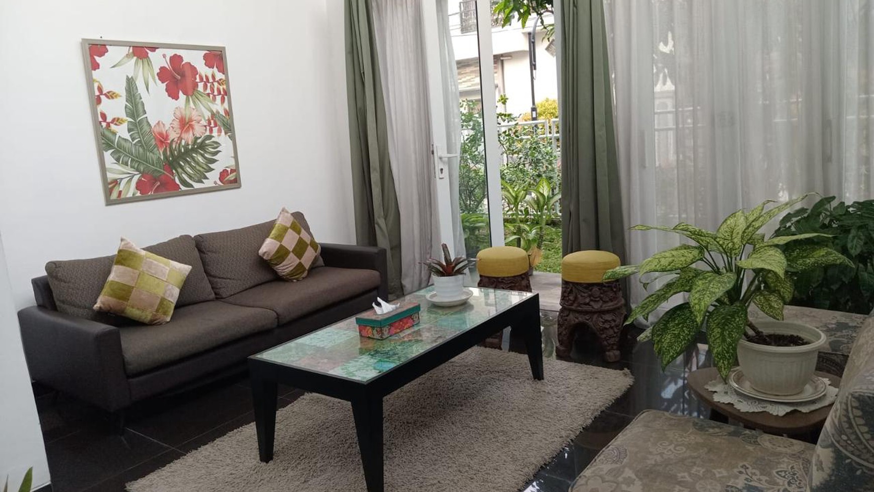 Di Jual Rumah lokasi di Jl Taman Laguna Jatikarya Cibubur - Bekasi Jawa Barat 