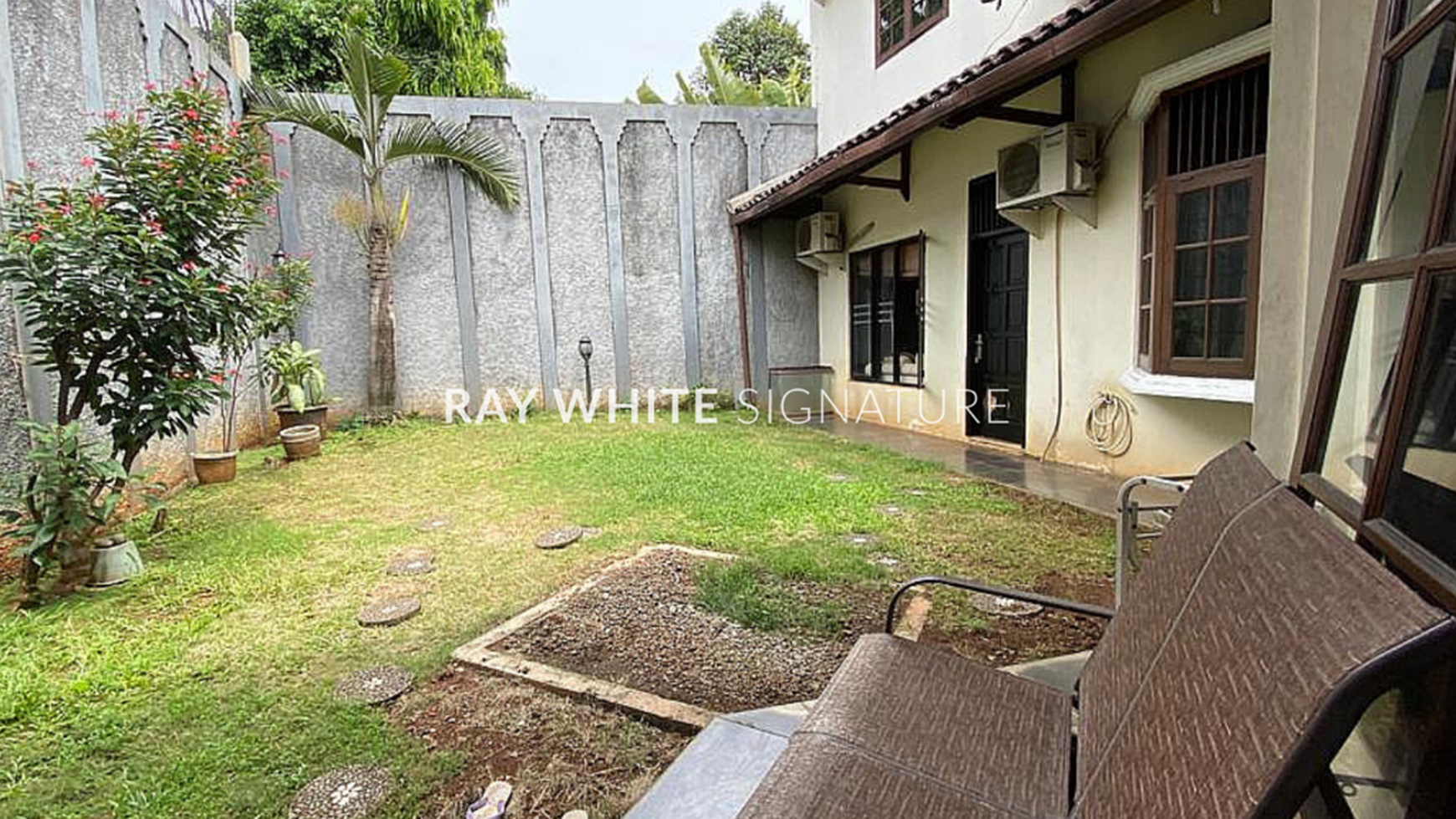 Jual Rumah Lama Terawat di Jl Kecapi Kalibata