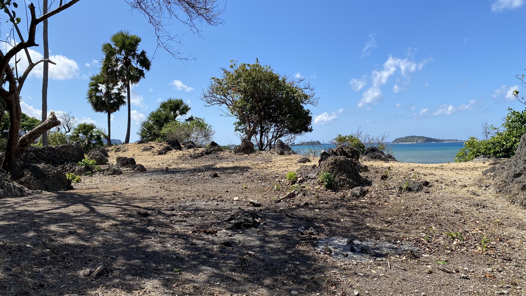 Land Freehold Beachfront in Rote Island
