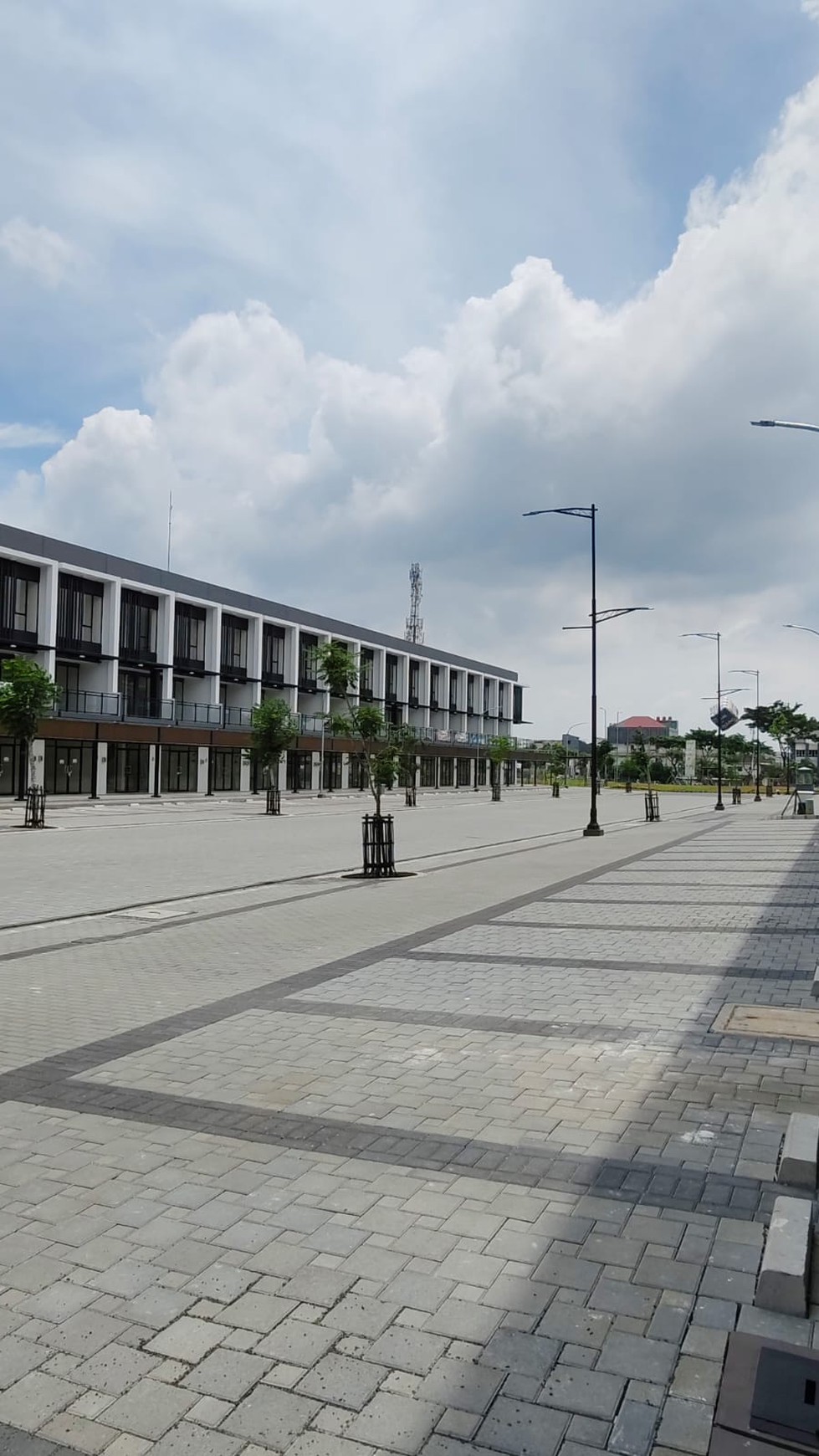 Rent. Ruko 3 lantai di ruko Hampton Avenue, Gading Serpong