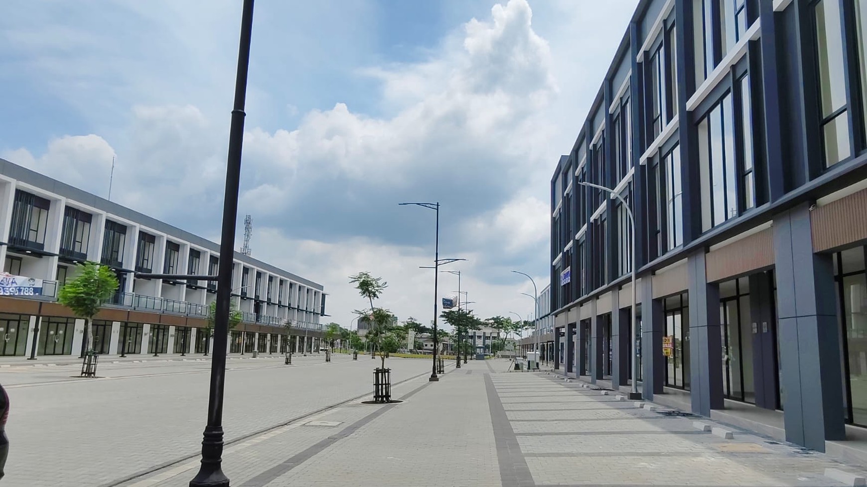 Rent. Ruko 3 lantai di ruko Hampton Avenue, Gading Serpong