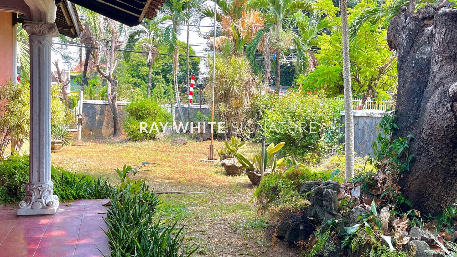 Jual Rumah Posisi Hook di Jl Kayu Putih Selatan