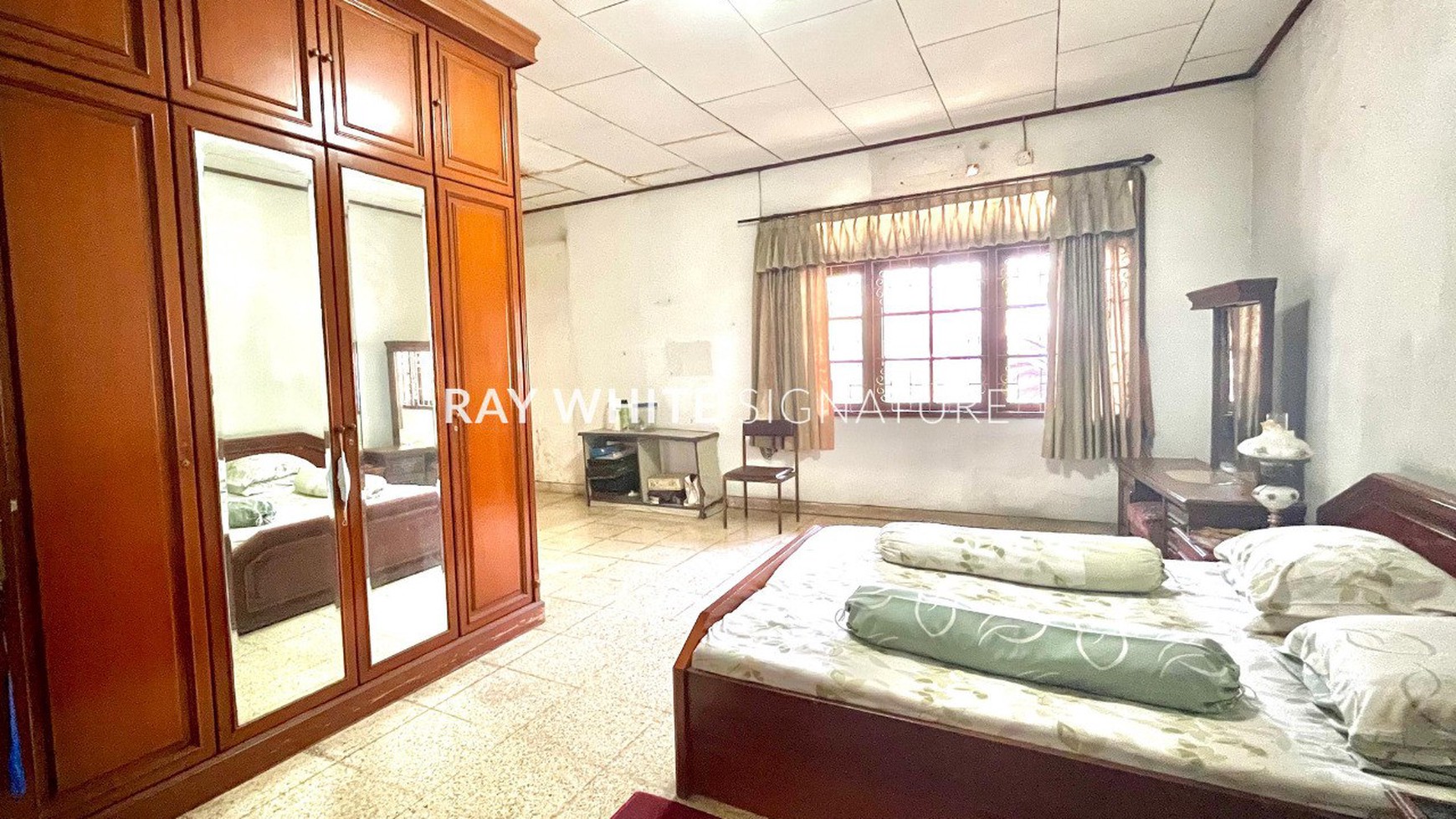 Jual Rumah Posisi Hook di Jl Kayu Putih Selatan